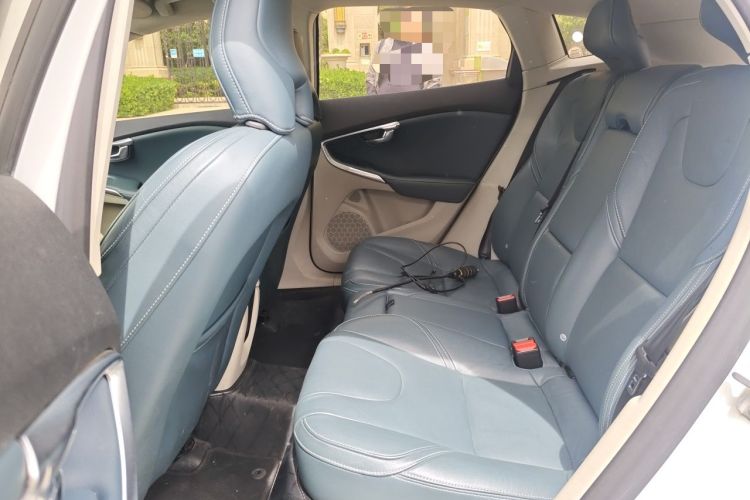 Used Volvo V40 2013 2.0T Zhiya Edition Left Rear Seat