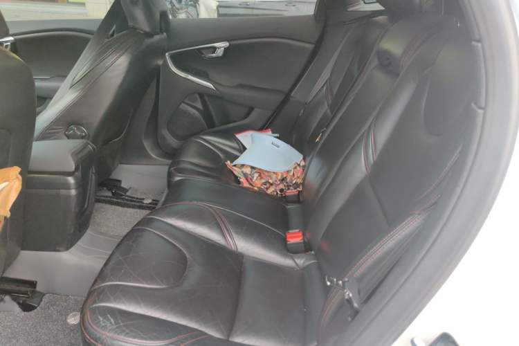 Used Volvo V40 2013 2.0T Zhiyi Edition Left Rear Seat