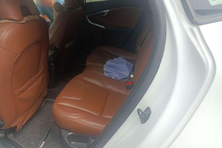Used Volvo V40 2013 2.0T Zhiyi Edition Left Rear Seat