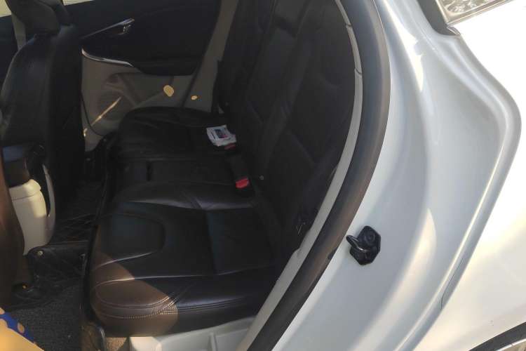 Used Volvo V40 2013 2.0T Zhiya Edition Left Rear Seat