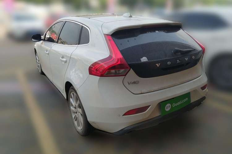 Used Volvo V40 2013 2.0T Zhiya Edition Rear Left 45 Deg