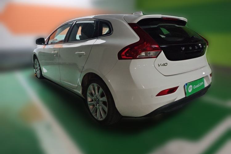 Used Volvo V40 2013 2.0T Zhiyi Edition Rear Left 45 Deg