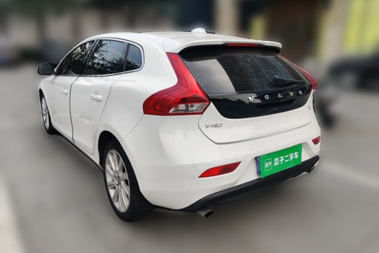 Used Volvo V40 2013 2.0T Zhiyi Edition Rear Left 45 Deg