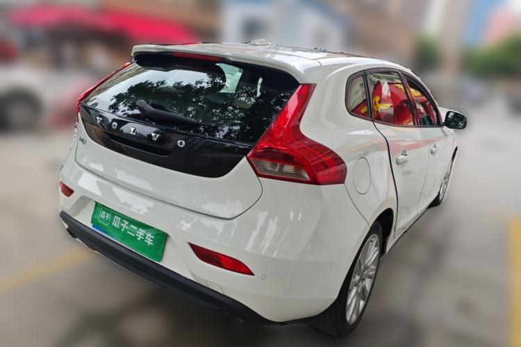 Used Volvo V40 2013 2.0T Zhiyi Edition Rear Right 45 Deg