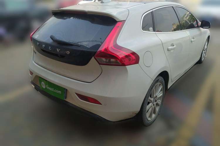 Used Volvo V40 2013 2.0T Zhiya Edition Rear Right 45 Deg