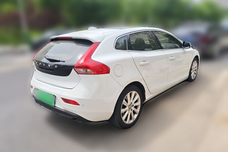Used Volvo V40 2013 2.0T Zhiya Edition Rear Right 45 Deg
