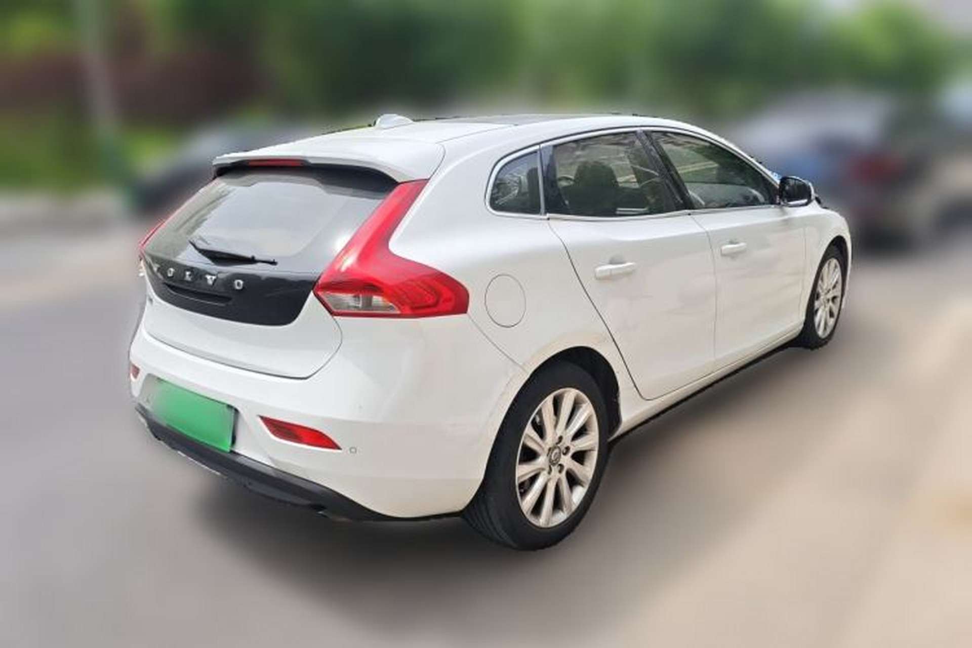Used Volvo V40 2013 2.0T Zhiya Edition Rear Right 45 Deg