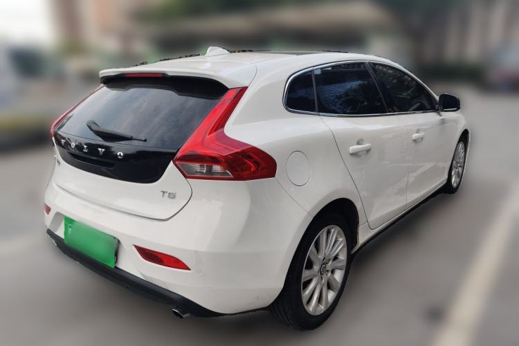 Used Volvo V40 2013 2.0T Zhiyi Edition Rear Right 45 Deg