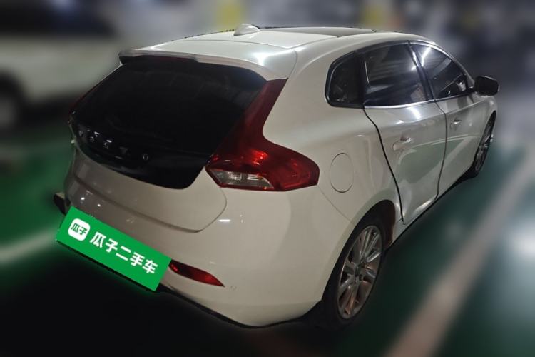Used Volvo V40 2013 2.0T Zhiyi Edition Rear Right 45 Deg