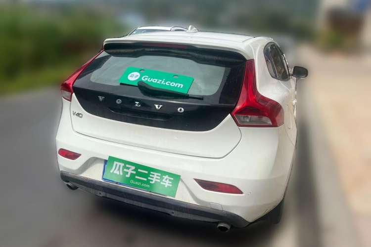 Used Volvo V40 2013 2.0T Zhiyi Edition Rear Right 45 Deg