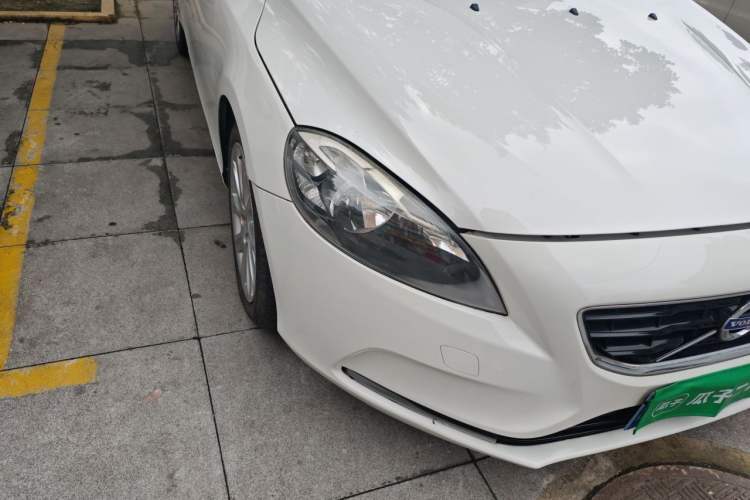 Used Volvo V40 2013 2.0T Zhiyi Edition Right Front Headlight