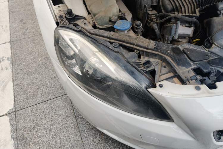 Used Volvo V40 2013 2.0T Zhiyi Edition Right Front Headlight
