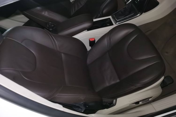Used Volvo V40 2013 2.0T Zhiya Edition Right Front Seat