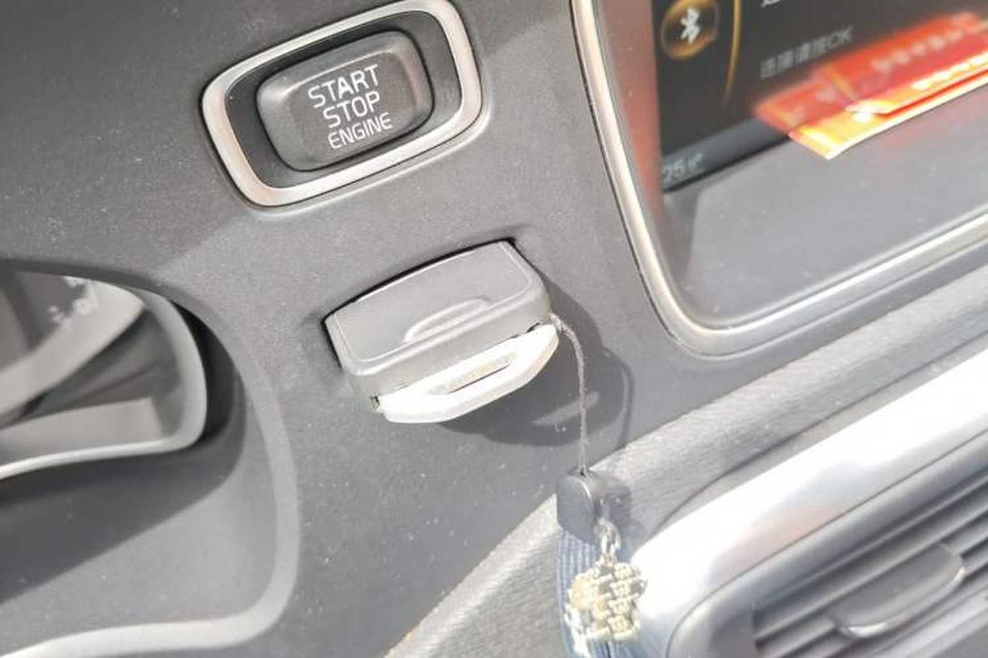 Used Volvo V40 2013 2.0T Zhiya Edition Vehicle Key