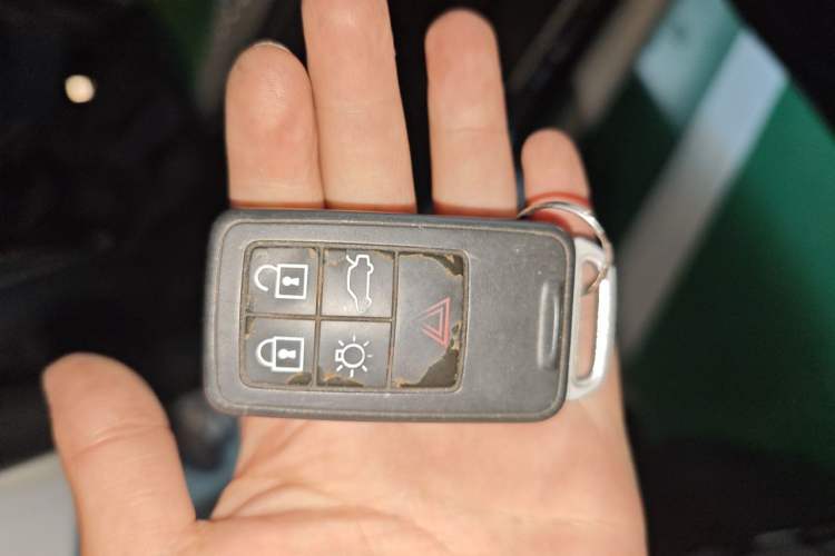 Used Volvo V40 2013 2.0T Zhiyi Edition Vehicle Key