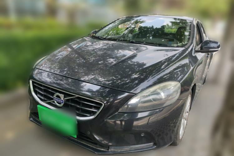 Used Volvo V40 2014 2.0T Zhiya Edition Guazi used car, China used car export, Used car for sale, Used cars, Cheapest cars for sale