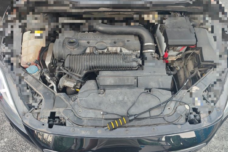 Used Volvo V40 2014 Cross Country T5 AWD Smart Luxury Edition Engine Bay
