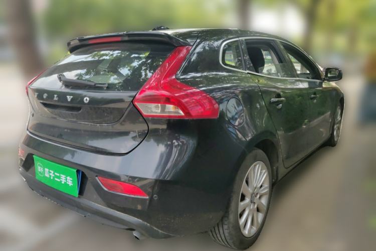 Used Volvo V40 2014 2.0T Zhiya Edition Rear Right 45 Deg