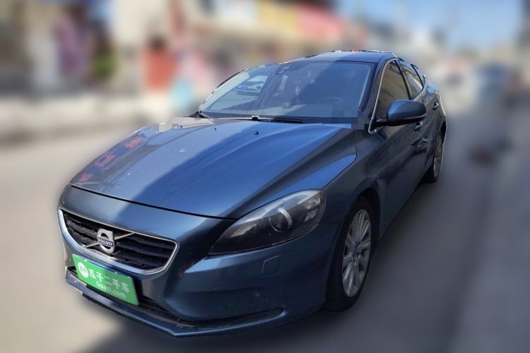 Używany Volvo V40 2014 2.0T Zhiya Edition Guazi used car, China used car export, Used car for sale, Used cars, Cheapest cars for sale