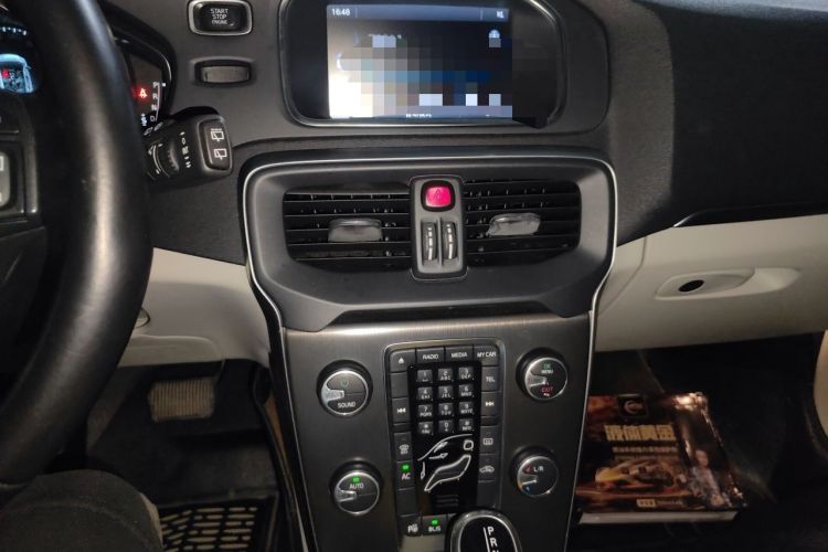 Used Volvo V40 2014 2.0T Zhiya Edition Audio And AC Panel