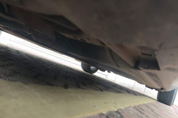 Used Volvo V40 2014 2.0T ZhiShang Version Chassis Front Left