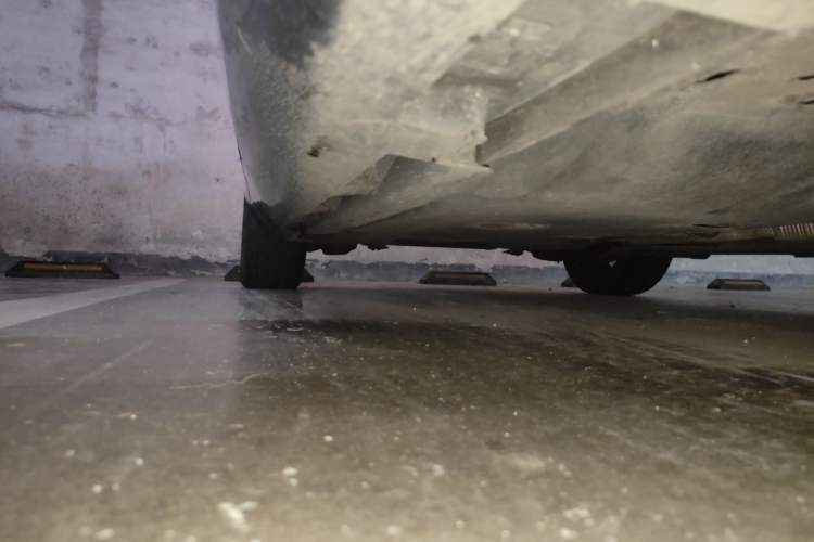 Used Volvo V40 2014 2.0T Zhiya Edition Chassis Front Right