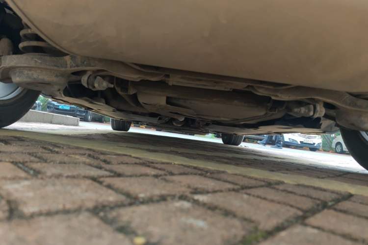 Used Volvo V40 2014 2.0T ZhiShang Version Chassis Rear