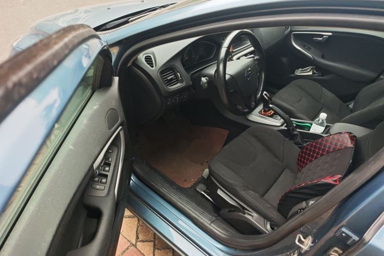 Used Volvo V40 2014 2.0T ZhiShang Version Driver Seat