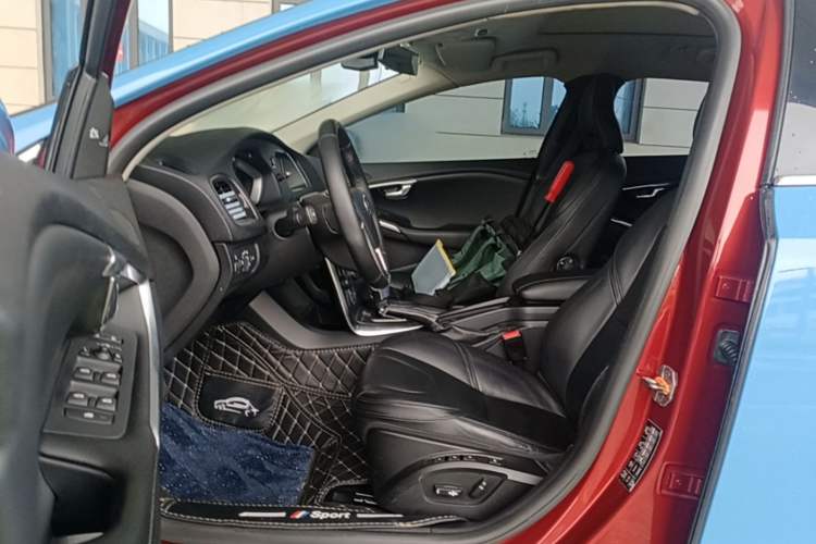 Used Volvo V40 2014 2.0T Zhiya Edition Driver Seat