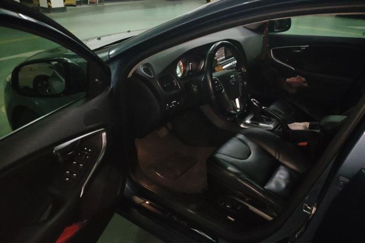 Used Volvo V40 2014 2.0T Zhiya Edition Driver Seat