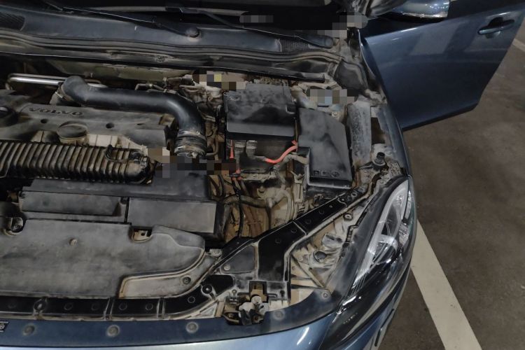 Used Volvo V40 2014 2.0T Zhiya Edition Engine Bay Left