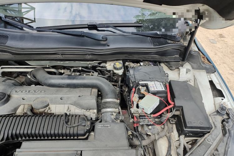 Used Volvo V40 2014 Cross Country T5 AWD Smart Luxury Edition Engine Bay Left