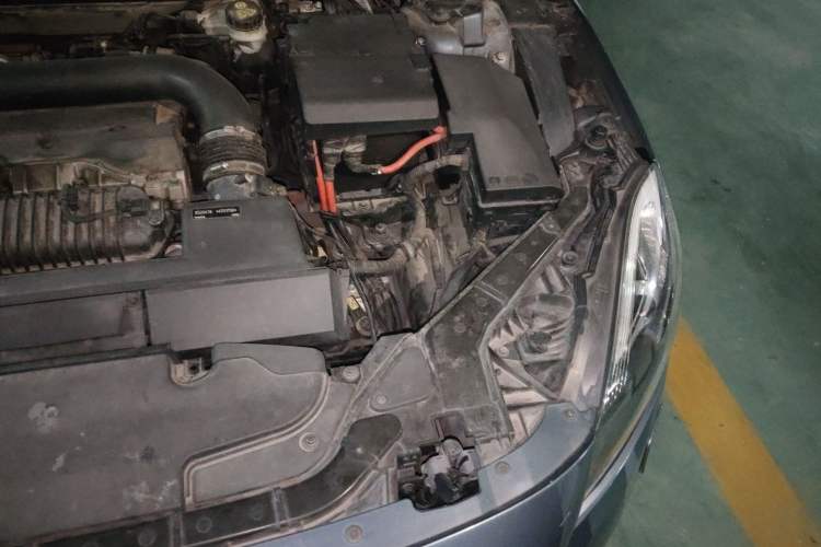 Used Volvo V40 2014 2.0T Zhiya Edition Engine Bay Left