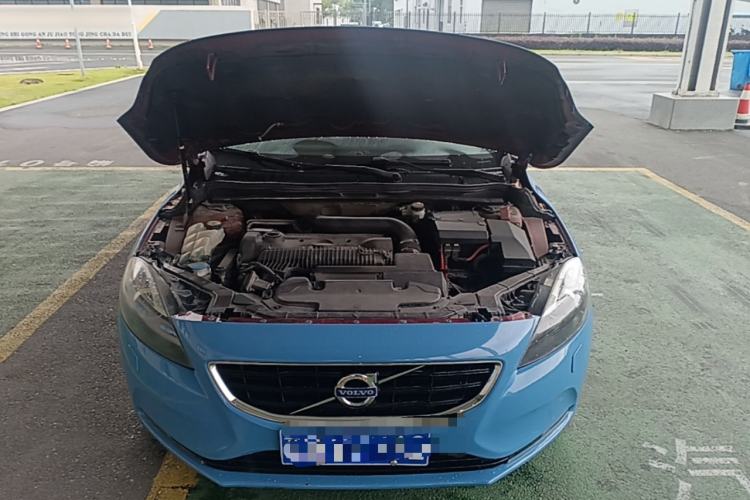 Used Volvo V40 2014 2.0T Zhiya Edition Engine Bay