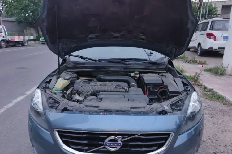 Used Volvo V40 2014 2.0T Zhiya Edition Engine Bay