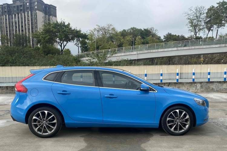 Used Volvo V40 2014 2.0T Zhiya Edition Exterior 3