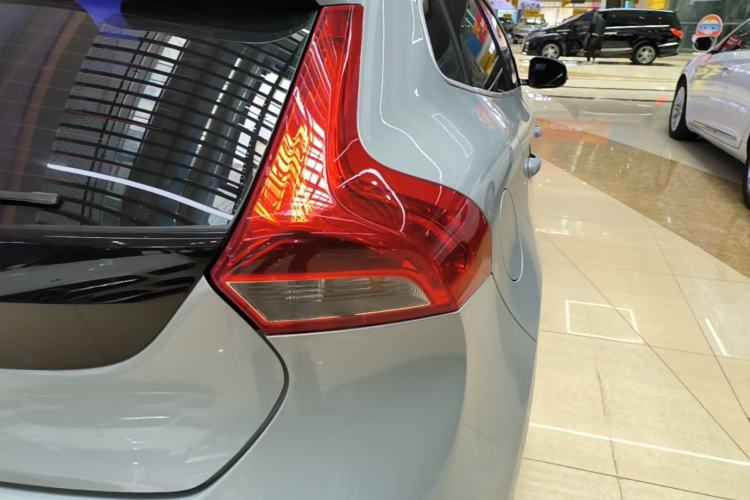 Used Volvo V40 2014 2.0T Zhiya Edition Exterior 3