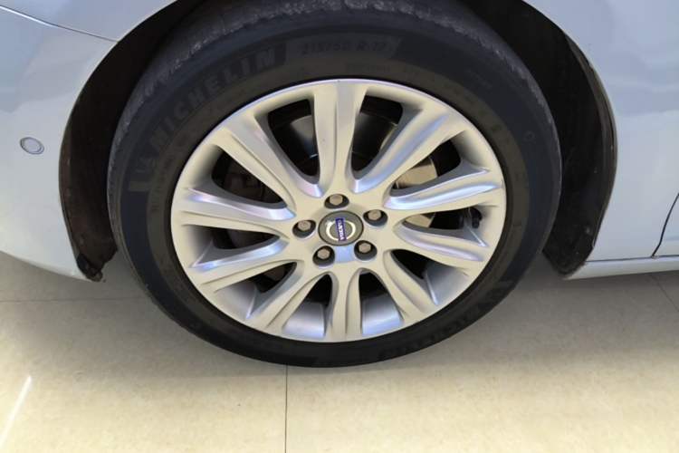 Used Volvo V40 2014 2.0T Zhiya Edition Exterior 4