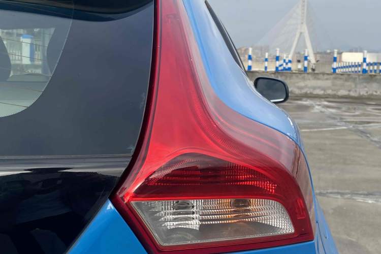 Used Volvo V40 2014 2.0T Zhiya Edition Exterior 6