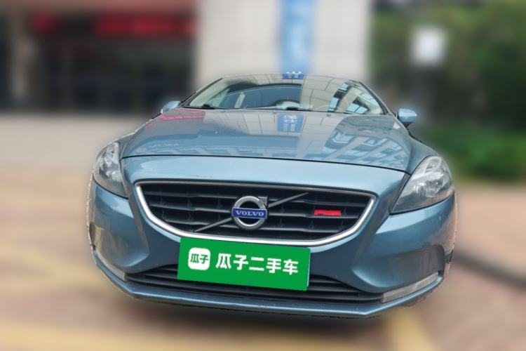Used Volvo V40 2014 2.0T ZhiShang Version Front