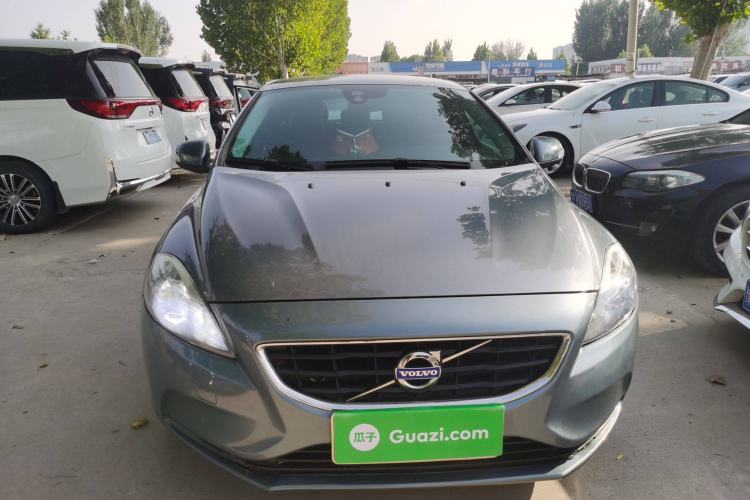 Used Volvo V40 2014 2.0T Zhiyi Version Front