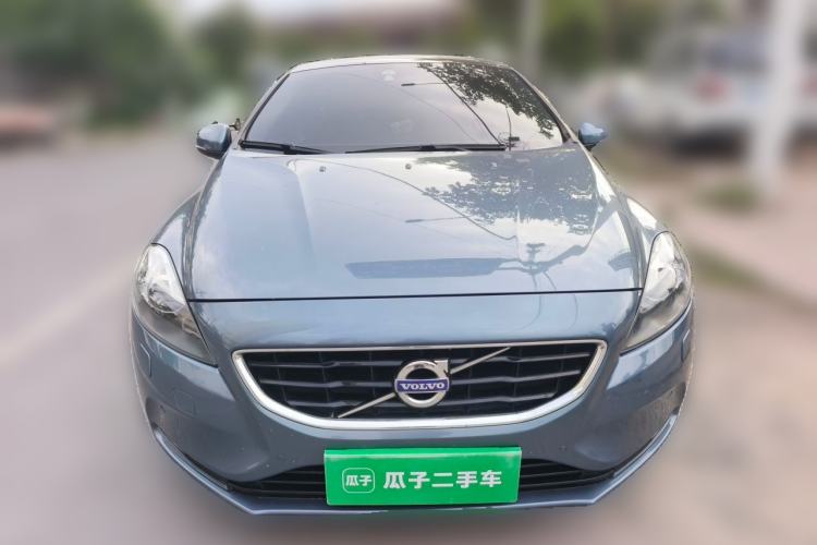 Used Volvo V40 2014 2.0T Zhiya Edition Front