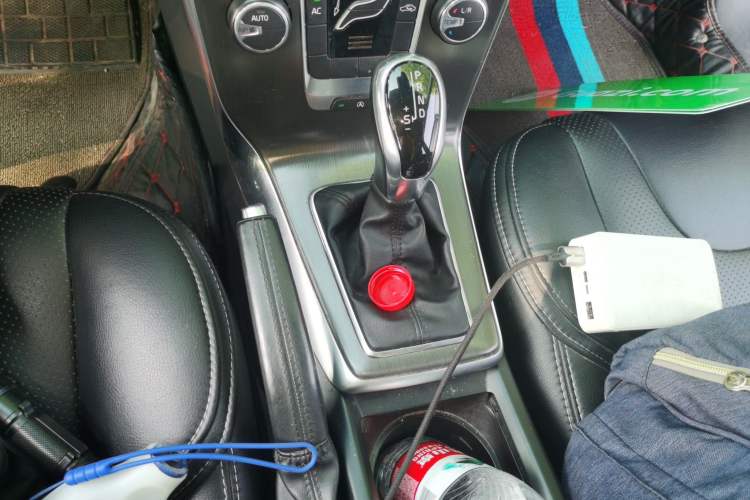 Used Volvo V40 2014 2.0T Zhiyi Version Gear Lever