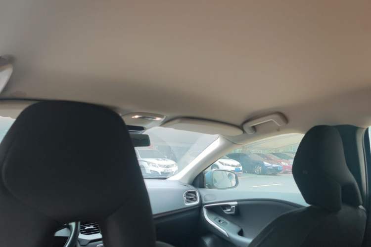 Used Volvo V40 2014 2.0T ZhiShang Version Headliner