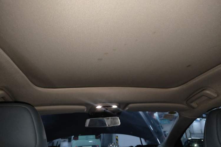 Used Volvo V40 2014 2.0T Zhiya Edition Headliner