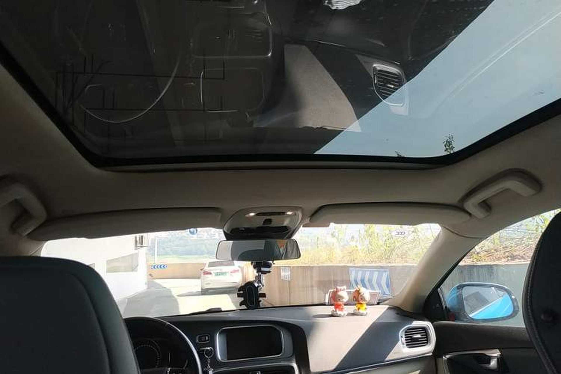 Used Volvo V40 2014 2.0T Zhiya Edition Headliner