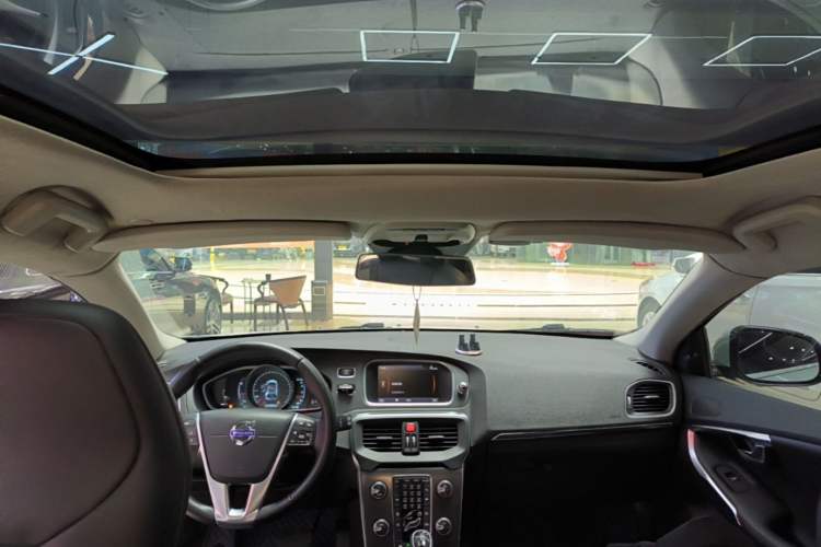 Used Volvo V40 2014 2.0T Zhiya Edition Headliner