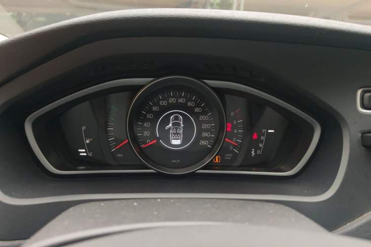 Used Volvo V40 2014 2.0T ZhiShang Version Instrument Cluster
