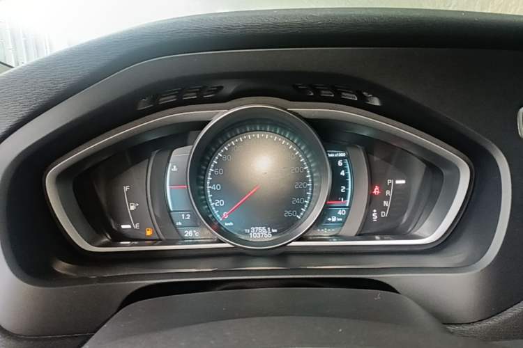 Used Volvo V40 2014 2.0T Zhiya Edition Instrument Cluster