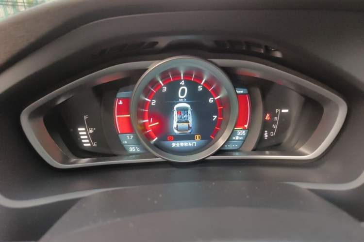 Used Volvo V40 2014 2.0T Zhiya Edition Instrument Cluster
